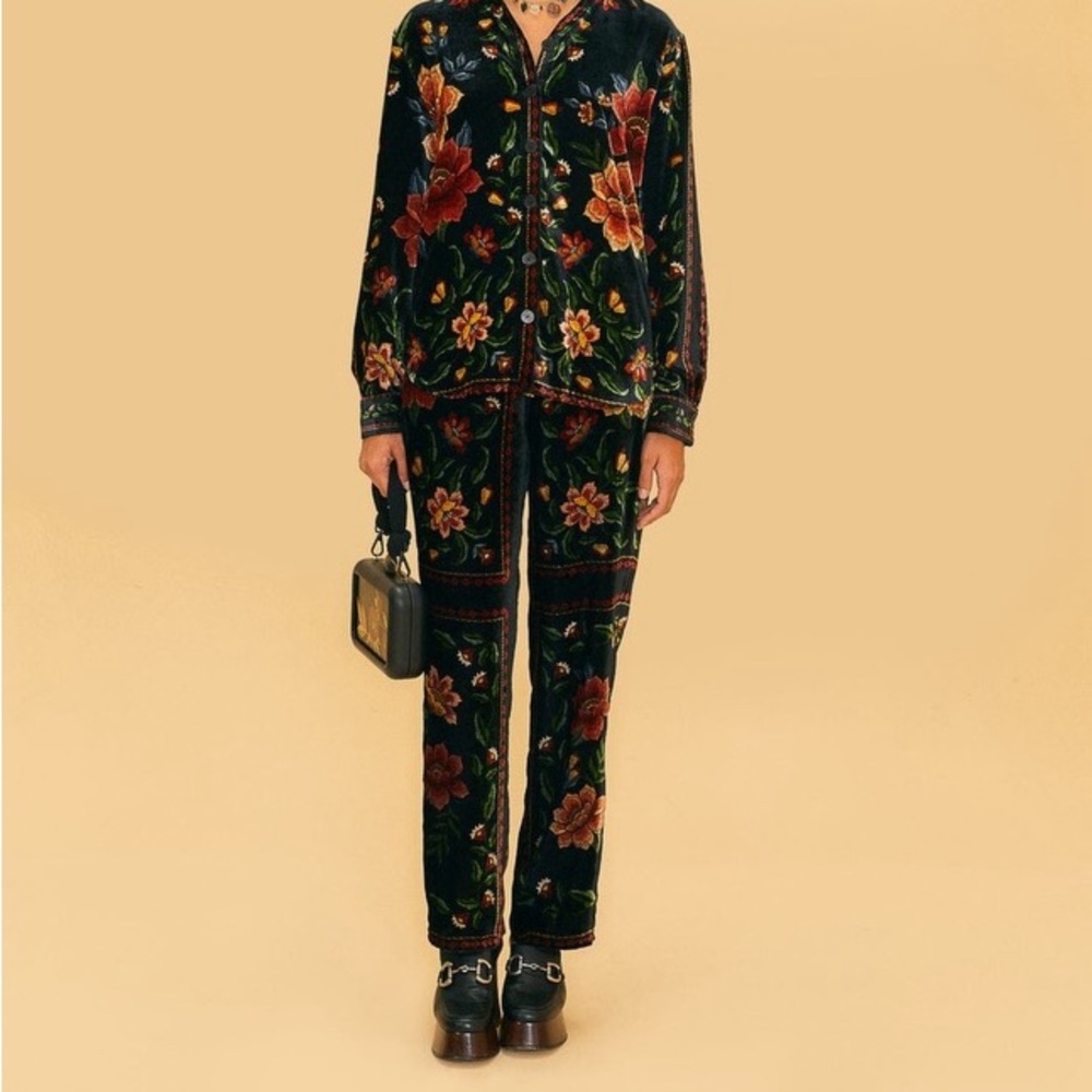 Black Macaws Garden Pants, New w/Tags, size XL, drawstring waist.